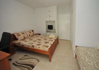 Апартаменты GarniHotel Bravo Будва Апартаменты «2» с видом на сад-4